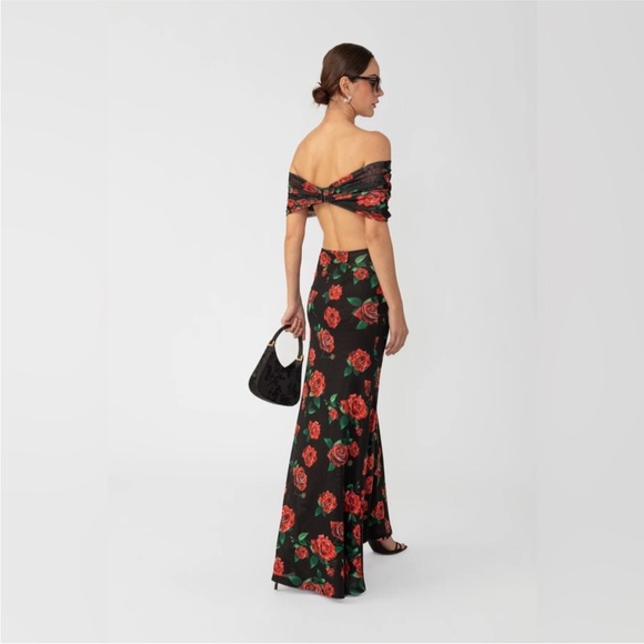 Chic Black Floral Maxi Dress - Picture 5 of 5